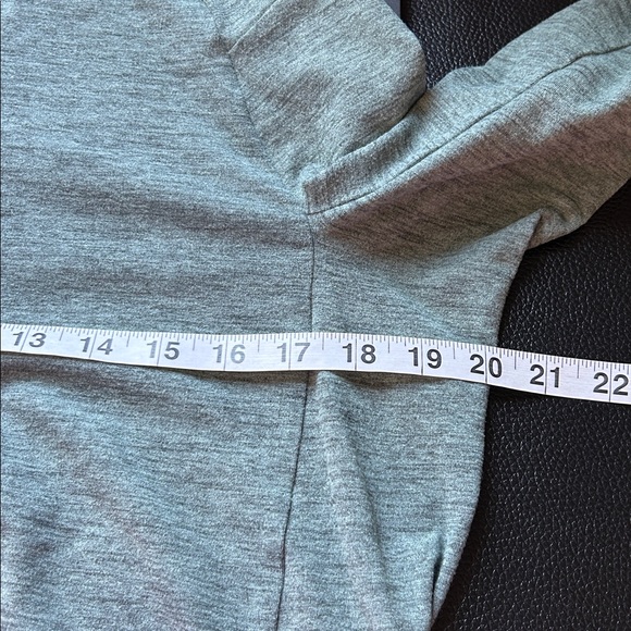 Lululemon Surge Warm Half Zip Green Shirt Long Sleeve Rulu lightweight stretch M - Picture 9 of 10